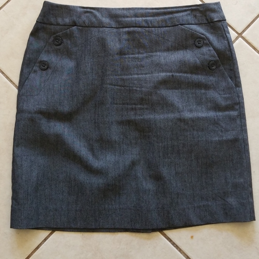 Grey mini skirt